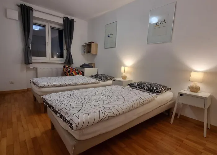 Peter & Free Parking