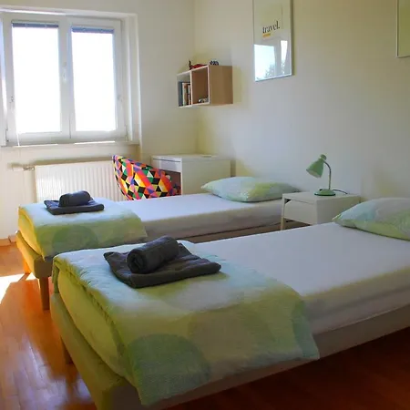 Peter & Free Parking *