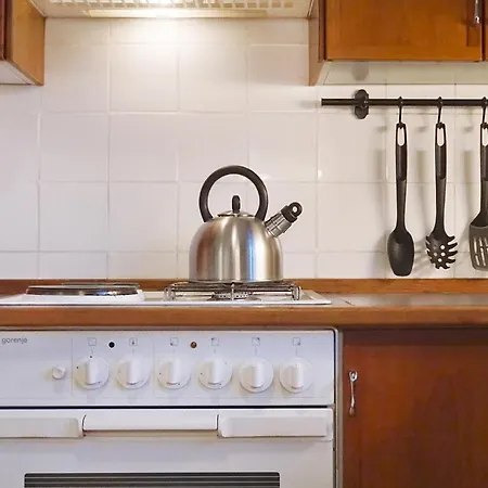 Peter & Free Parking *